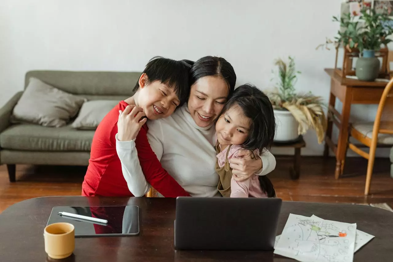 modern parenting, parenting styles, authoritative parenting, permissive parenting, authoritarian parenting, helicopter parenting, neglectful parenting