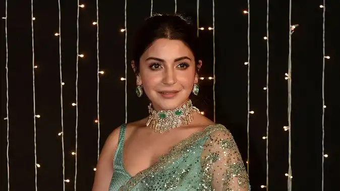 Anushka Sharma, Virat Kohli, World Cup Triumph, Century, Divine Praise,