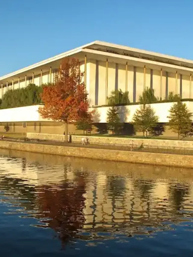 Washington D.C., tourist attractions, travel guide, landmarks, must-visit places, D.C. attractions,Top 10 Tourist Attractions, Washington D.C., must-visit places