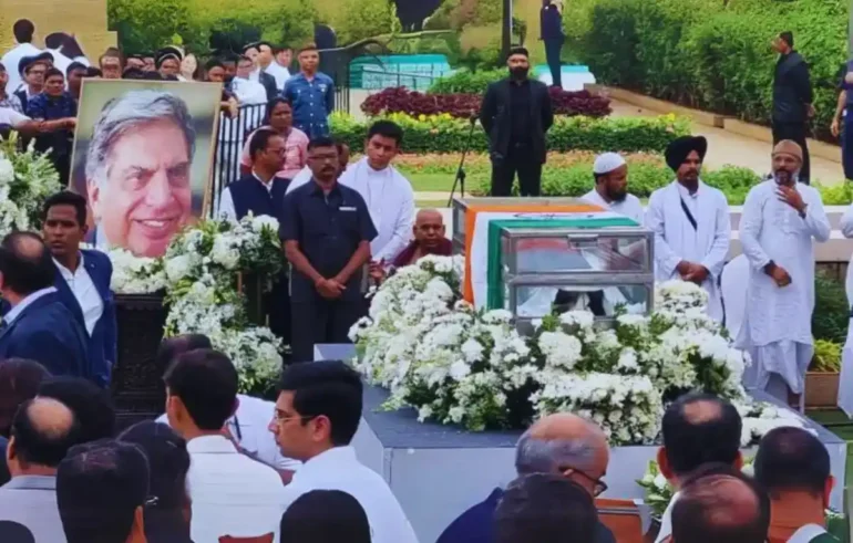 Ratan Tata Passes Away Maharashtra in Mourning , Amit Shah Attends Final Rites,Ratan Tata Passed Away, India Loses a Visionary Leader,Ratan Tata, Sir Ratan Tata, Indian entrepreneur, Tata Group, Philanthropy, Business success, Leadership, Inspirational stories, Overcoming challenges, Legacy of Ratan Tata,
